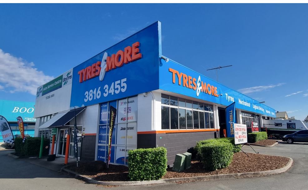 Tyres & More Shop Signage