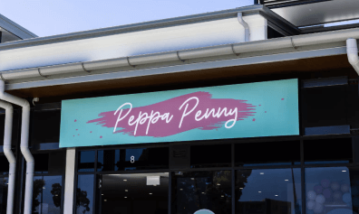 Peppa Penny Fascia Signs