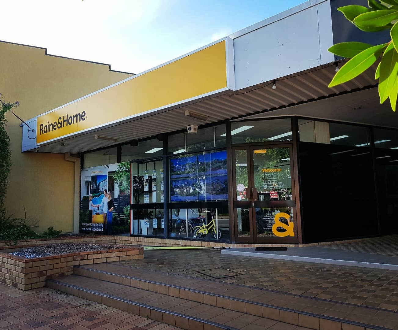 Raine & Horne Awning & Fascia Signs